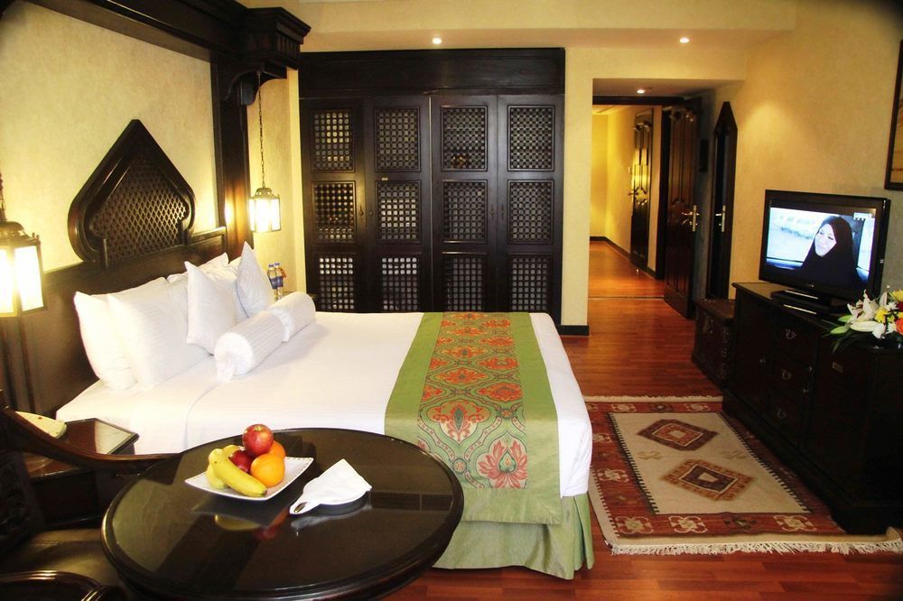 Arabian Courtyard Hotel & Spa Dubái Exterior foto